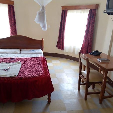Nanyuki Simba Lodge Buitenkant foto